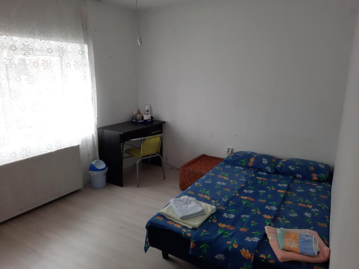 Casa Cu Curte Hotell Braşov Exteriör bild