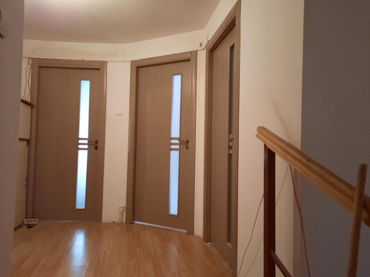 Casa Cu Curte Hotell Braşov Exteriör bild